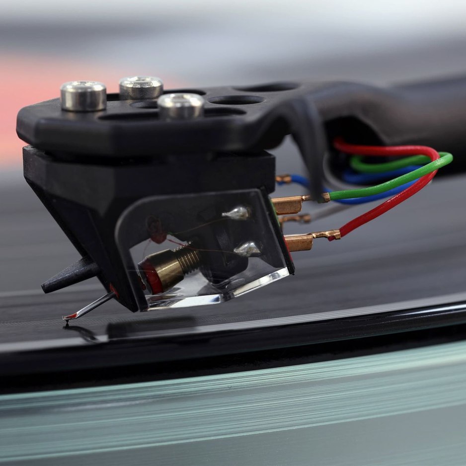 Rega Planar 6 RS AFC Turntable with Ania and Fono MC