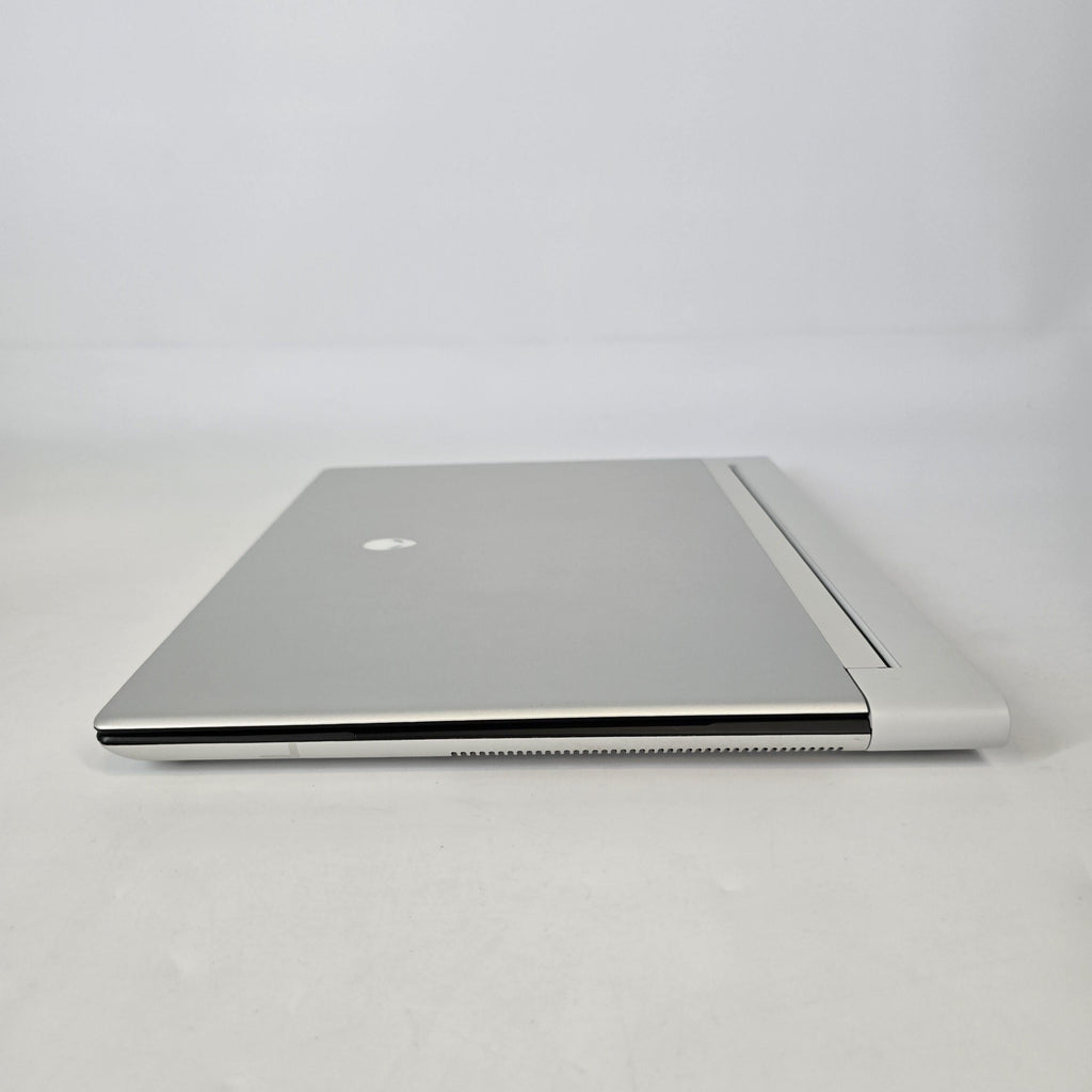 Dell Alienware X16 R2 Silver 2.3 GHz Intel Core Ultra 9 32GB RAM 1TB Solid State Drive NVIDIA GeForce RTX 4080 12 GB