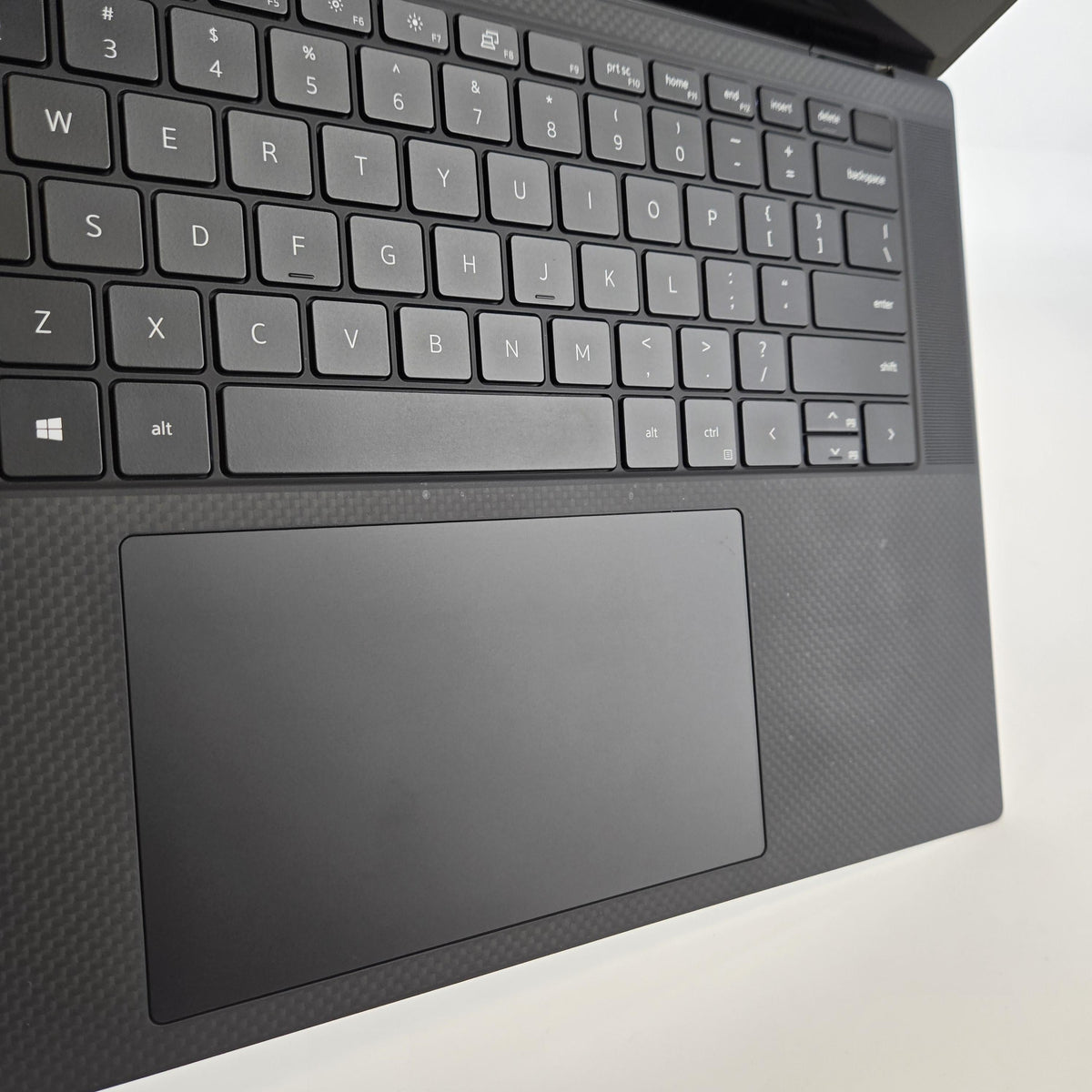 Dell XPS 15 9500 Silver 2.4 GHz Intel Core i9 10th Gen. 64GB RAM 2TB Solid State Drive 256GB Solid State Drive NVIDIA GeForce GTX 1650 Ti 4 GB