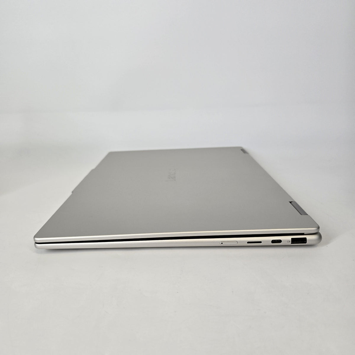 Lenovo Yoga 7 16 Silver 2.0 GHz AMD Ryzen AI 5 340 16GB RAM 1TB Solid State Drive