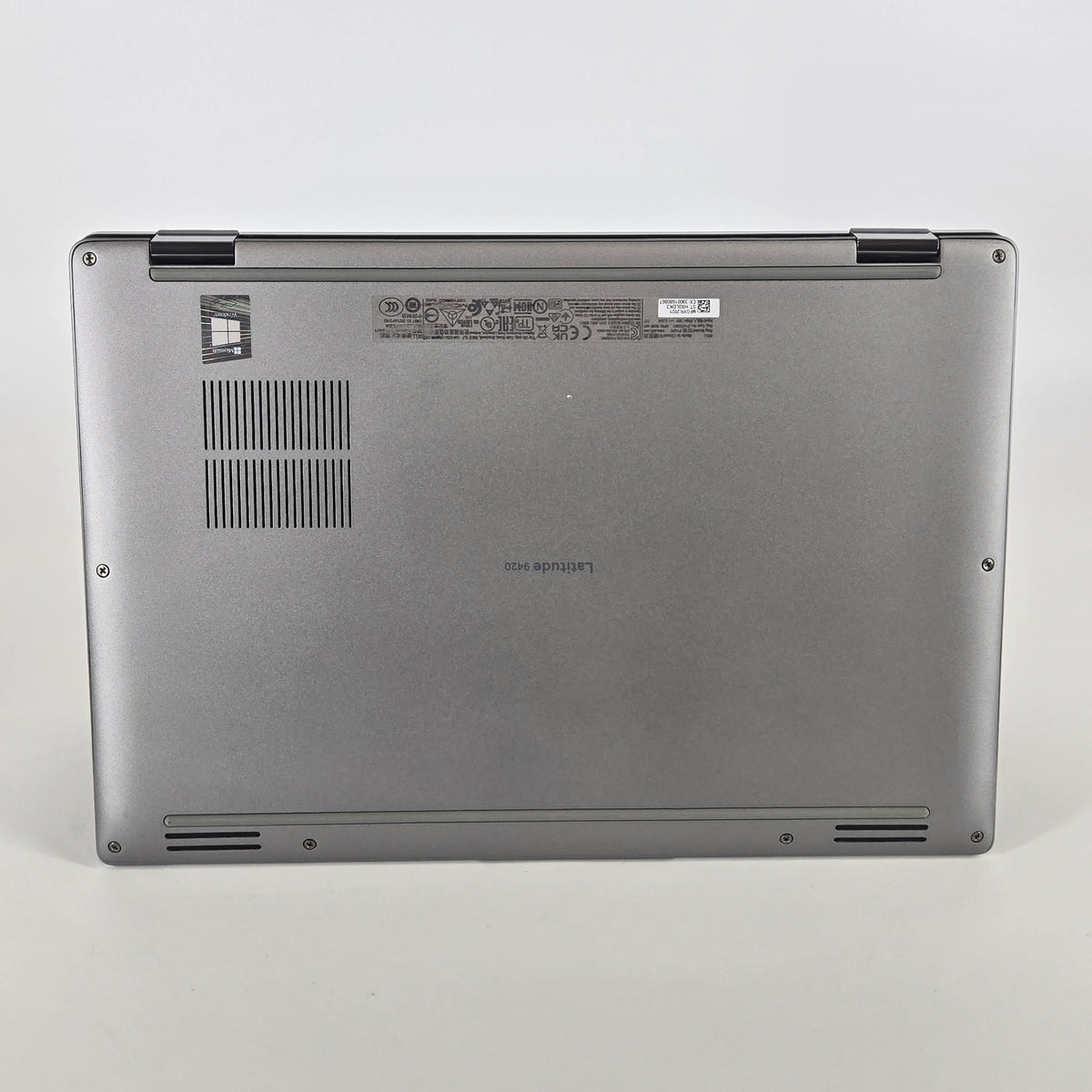 Dell Latitude 9420 14 Gray 3.0 GHz Intel Core i7 11th Gen. 16GB RAM 512GB Solid State Drive