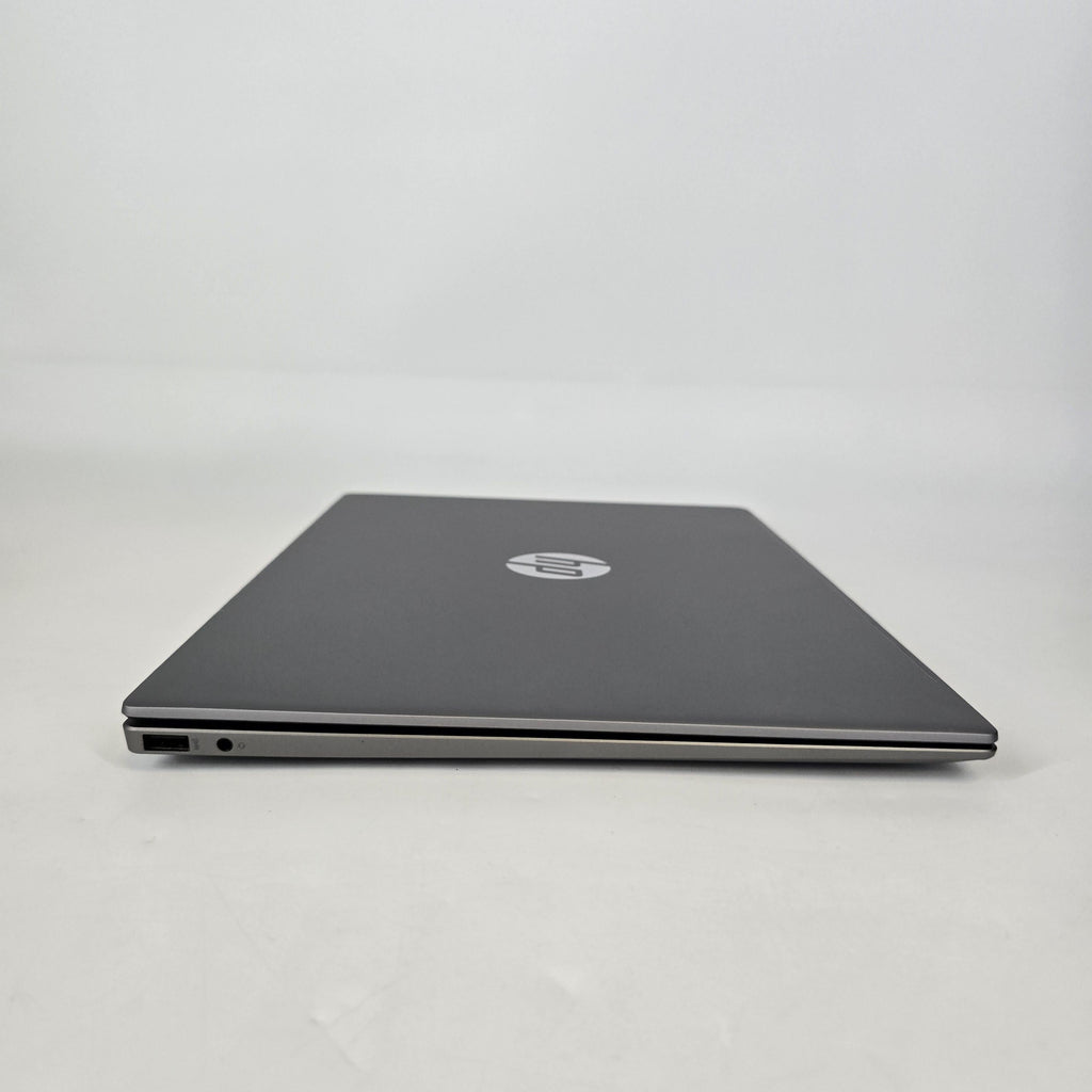 HP Pavilion 16 Gray 3.2 GHz AMD Ryzen 5 8540U 8GB RAM 512GB Solid State Drive
