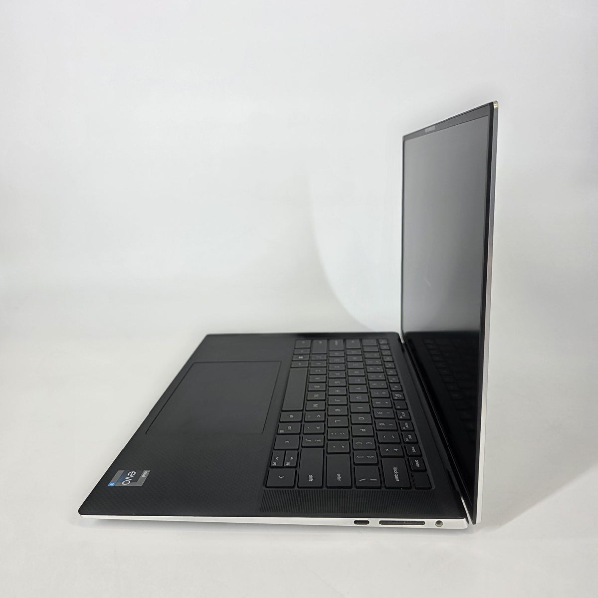 Dell XPS 15 9530 Silver 2.4 GHz Intel Core i7 13th Gen. 16GB RAM 1TB Solid State Drive Intel Arc A370M 4 GB