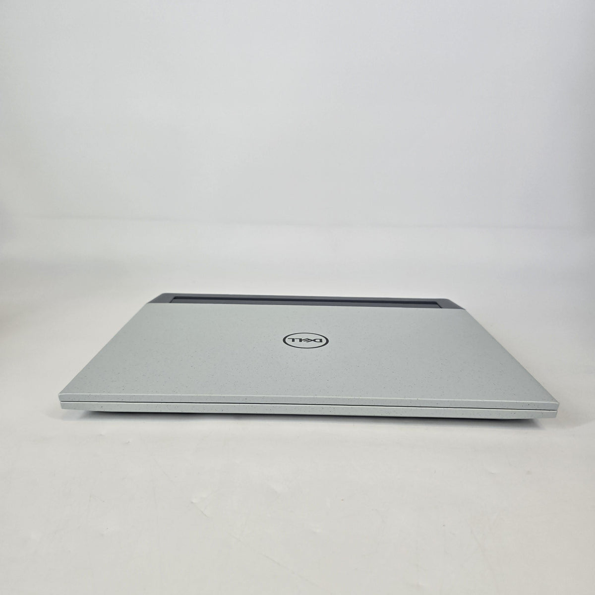 Dell G15 5515 15.6 White 3.2 GHz AMD Ryzen 7 5800H 8GB RAM 512GB Solid State Drive NVIDIA GeForce RTX 3050 Ti 4 GB