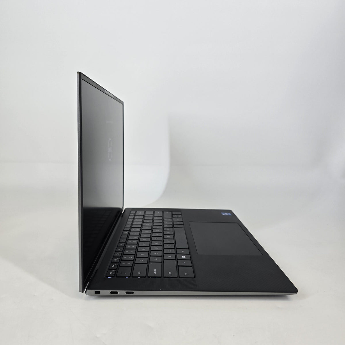 Precision 5570 15.6 Gray 2.3 GHz Intel Core i7 12th Gen. 16GB RAM 1TB Solid State Drive NVIDIA RTX A2000 8 GB