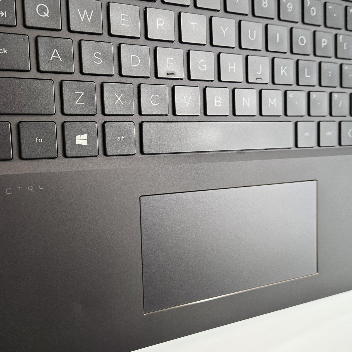 HP Spectre 15 x360 Black 1.8 GHz Intel Core i7 10th Gen. 16GB RAM 1TB Solid State Drive NVIDIA GeForce MX250 2 GB