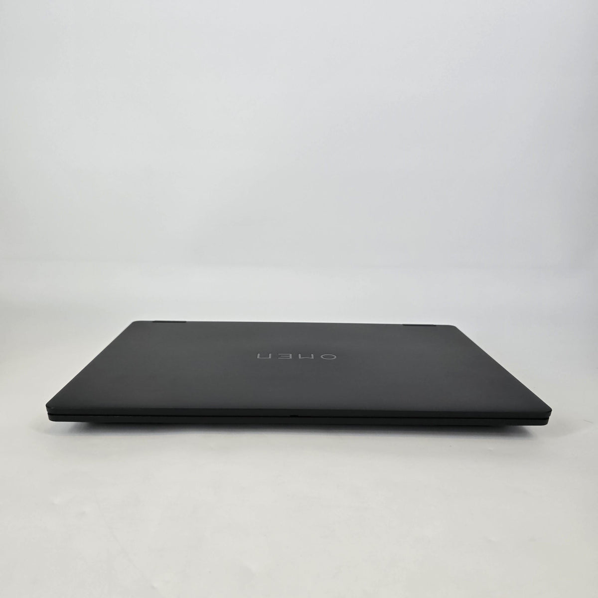 HP Omen 17 Black 2.0 GHz AMD Ryzen AI 7 350 32GB RAM 1TB Solid State Drive NVIDIA GeForce RTX 5070 8 GB