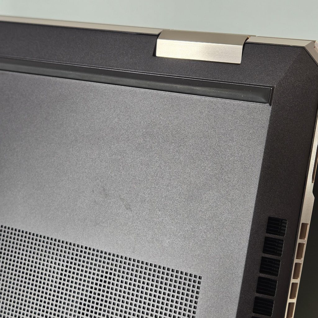 HP Spectre 15 x360 Black 1.8 GHz Intel Core i7 10th Gen. 16GB RAM 1TB Solid State Drive NVIDIA GeForce MX250 2 GB