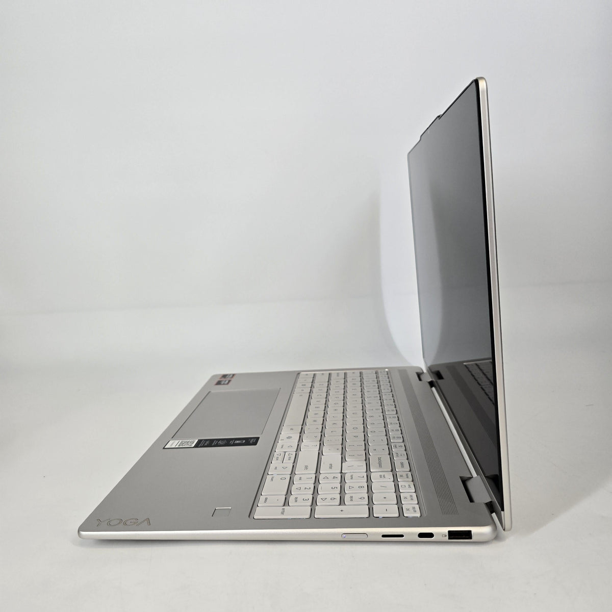 Lenovo Yoga 7 16 Silver 2.0 GHz AMD Ryzen AI 5 340 16GB RAM 512GB Solid State Drive