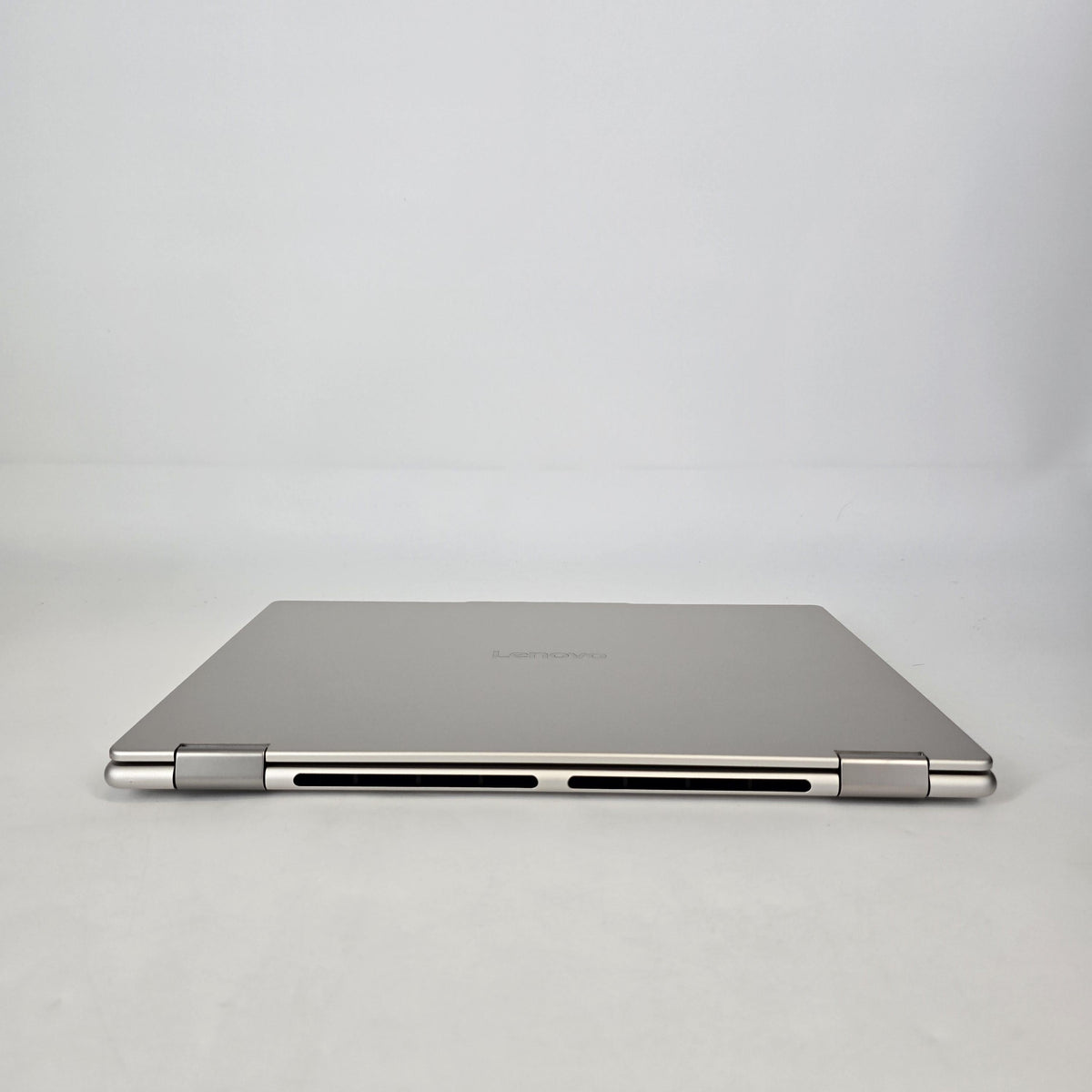 Lenovo Yoga 7 16 Silver 2.0 GHz AMD Ryzen AI 5 340 16GB RAM 512GB Solid State Drive