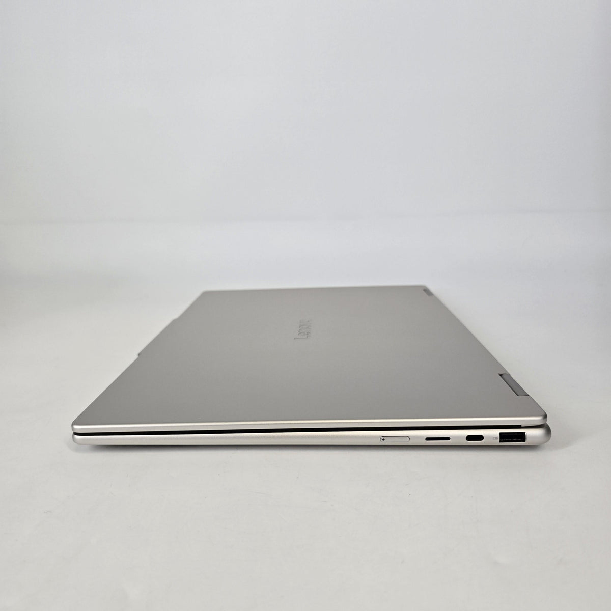 Lenovo Yoga 7 16 Silver 2.0 GHz AMD Ryzen AI 5 340 16GB RAM 512GB Solid State Drive