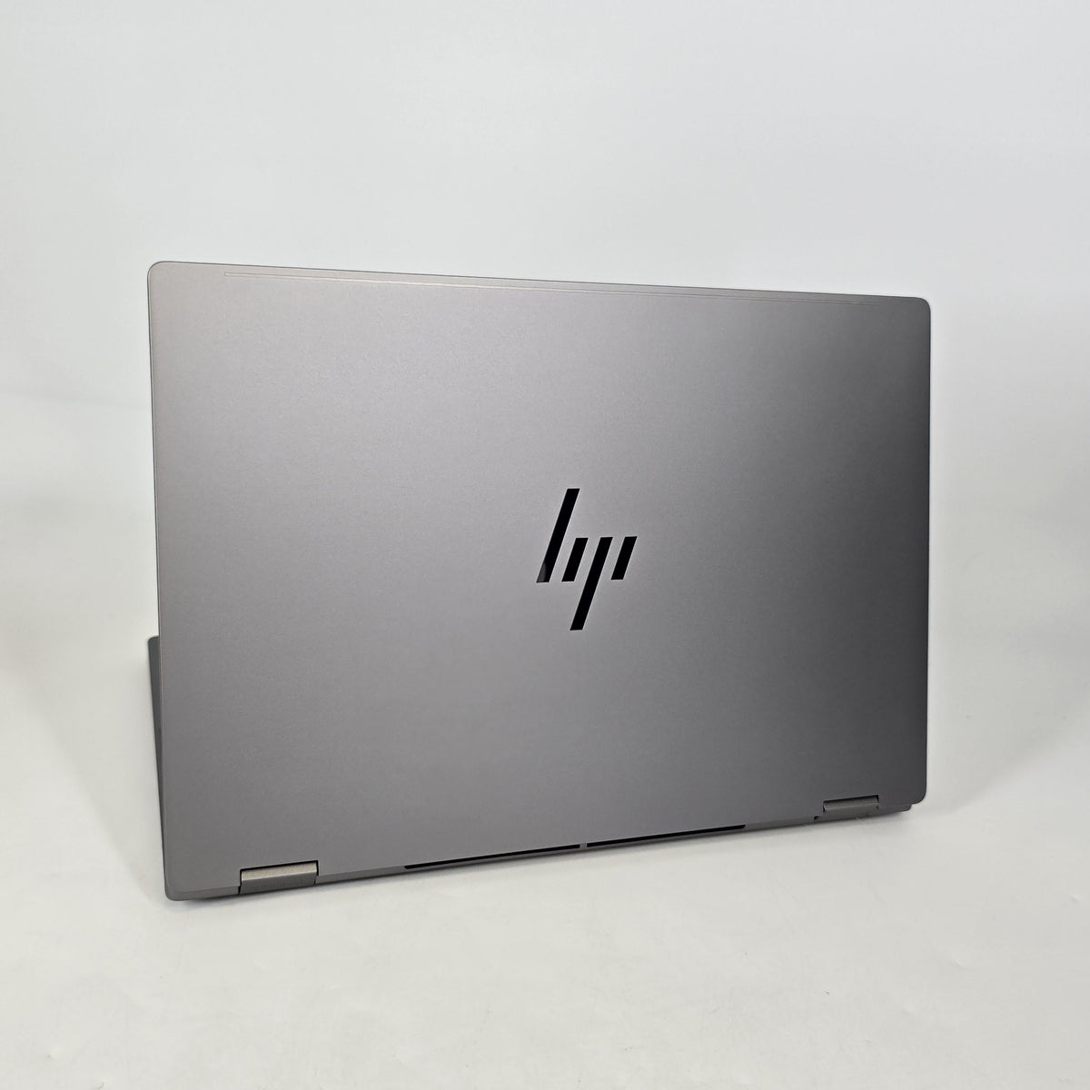 HP OmniBook X Flip 16 Eclipse Gray 2.0 GHz AMD Ryzen AI 5 340 16GB RAM 512GB Solid State Drive