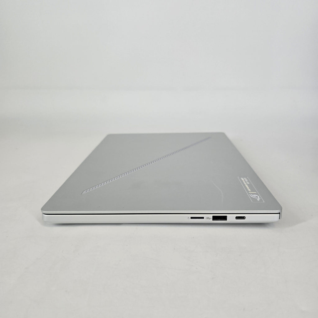 Asus ROG Zephyrus G14 GA403 14 White 2.0 GHz AMD Ryzen AI 9 HX 370 32GB RAM 1TB Solid State Drive NVIDIA GeForce RTX 5070 Ti 12 GB