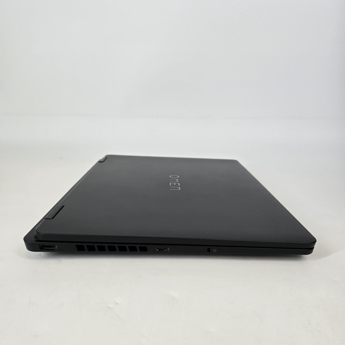HP Omen 16 Black 2.9 GHz Intel Core Ultra 9 Series 2 16GB RAM 1TB Solid State Drive NVIDIA GeForce RTX 5070 8 GB