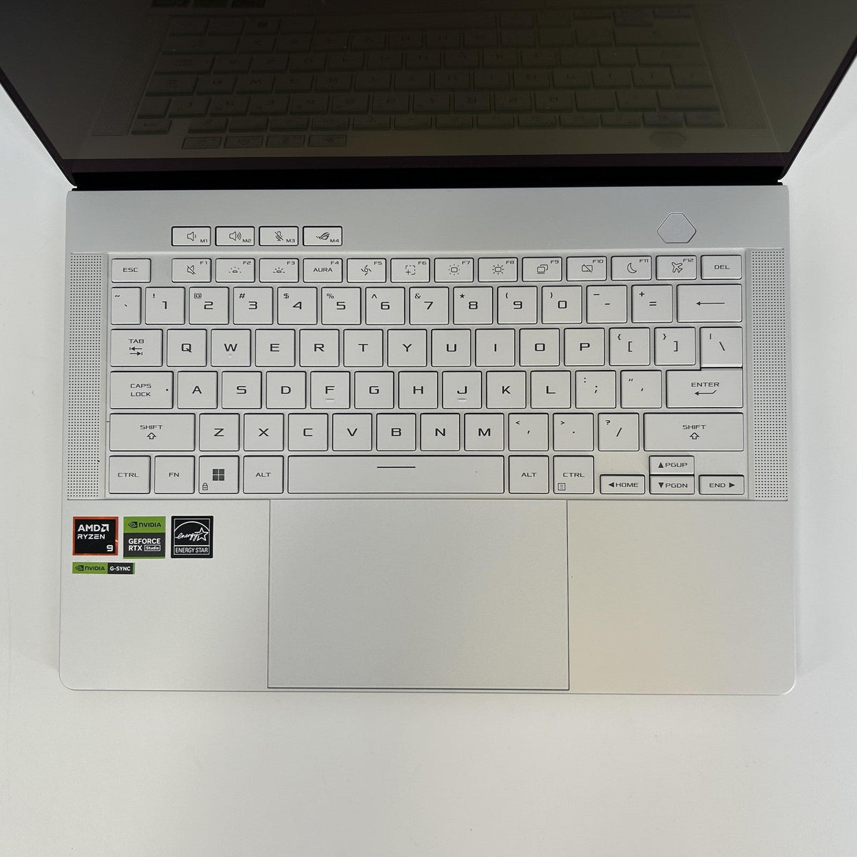 Asus ROG Zephyrus G14 GA403 14 White 4.0 GHz AMD Ryzen 9 8945HS 32GB RAM 1TB Solid State Drive NVIDIA GeForce RTX 4070 8 GB