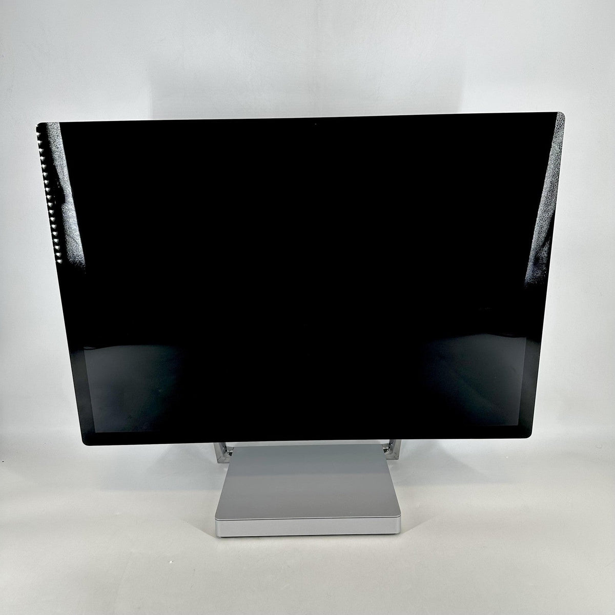 Microsoft Surface Studio 2 28 2.9 GHz Intel Core i7 7th Gen. 16GB RAM 1TB Solid State Drive NVIDIA GeForce GTX 1060 6 GB