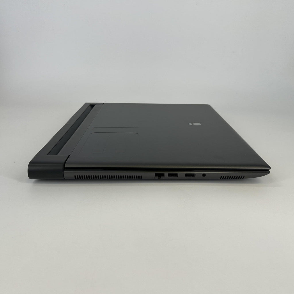 Dell Alienware M18 R1 Black 3.0 GHz AMD Ryzen 9 7845HX 32GB RAM 1TB Solid State Drive NVIDIA GeForce RTX 4070 8 GB