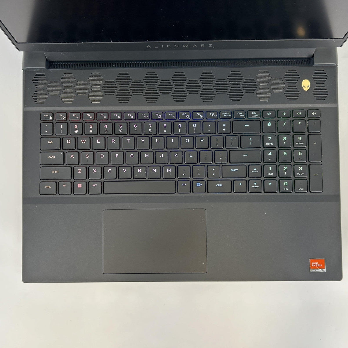 Dell Alienware M18 R1 Black 3.0 GHz AMD Ryzen 9 7845HX 32GB RAM 1TB Solid State Drive NVIDIA GeForce RTX 4070 8 GB