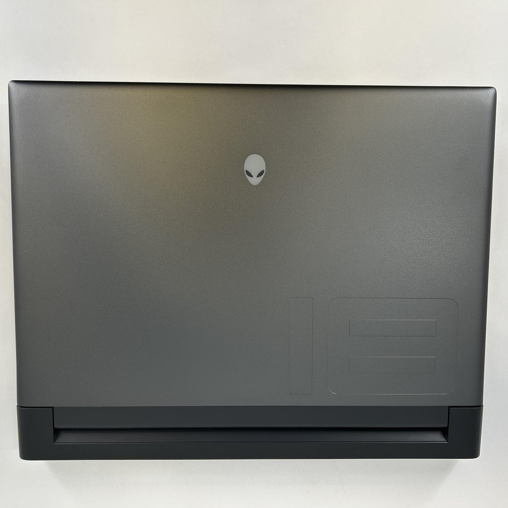 Dell Alienware M18 R1 Black 3.0 GHz AMD Ryzen 9 7845HX 32GB RAM 1TB Solid State Drive NVIDIA GeForce RTX 4070 8 GB