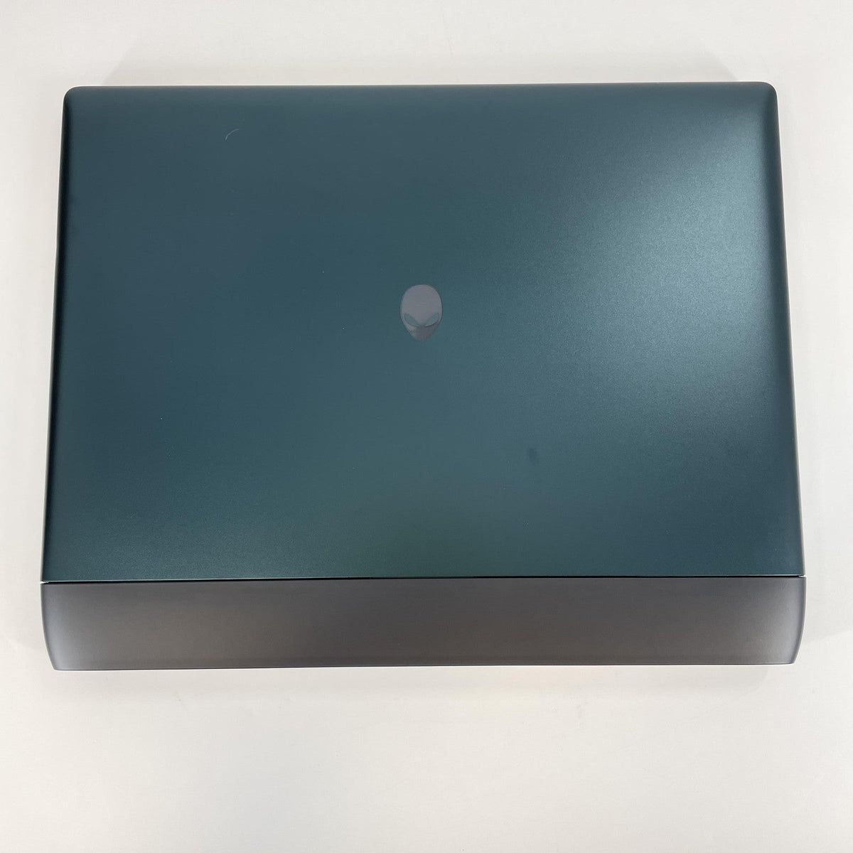 Dell Alienware 16 Area-51 Teal 2.7 GHz Intel Core Ultra 9 Series 2 32GB RAM 1TB Solid State Drive NVIDIA GeForce RTX 5070 Ti 12 GB