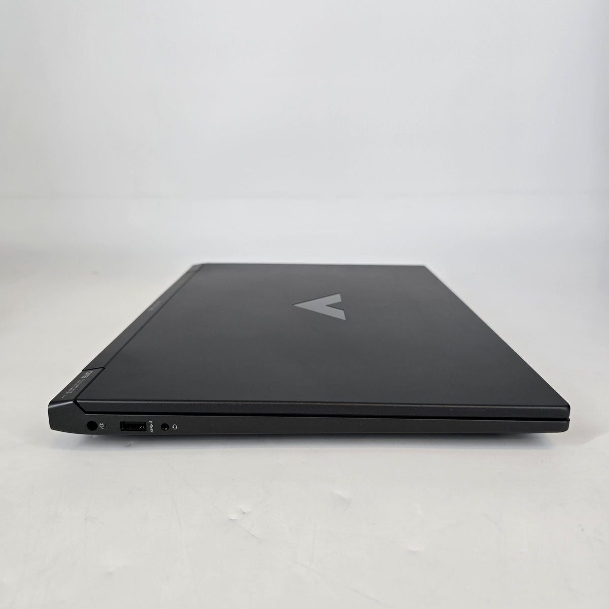 HP Victus 16.1 Gray 3.2 GHz AMD Ryzen 7 7445HS 16GB RAM 512GB Solid State Drive NVIDIA GeForce RTX 4050 6 GB