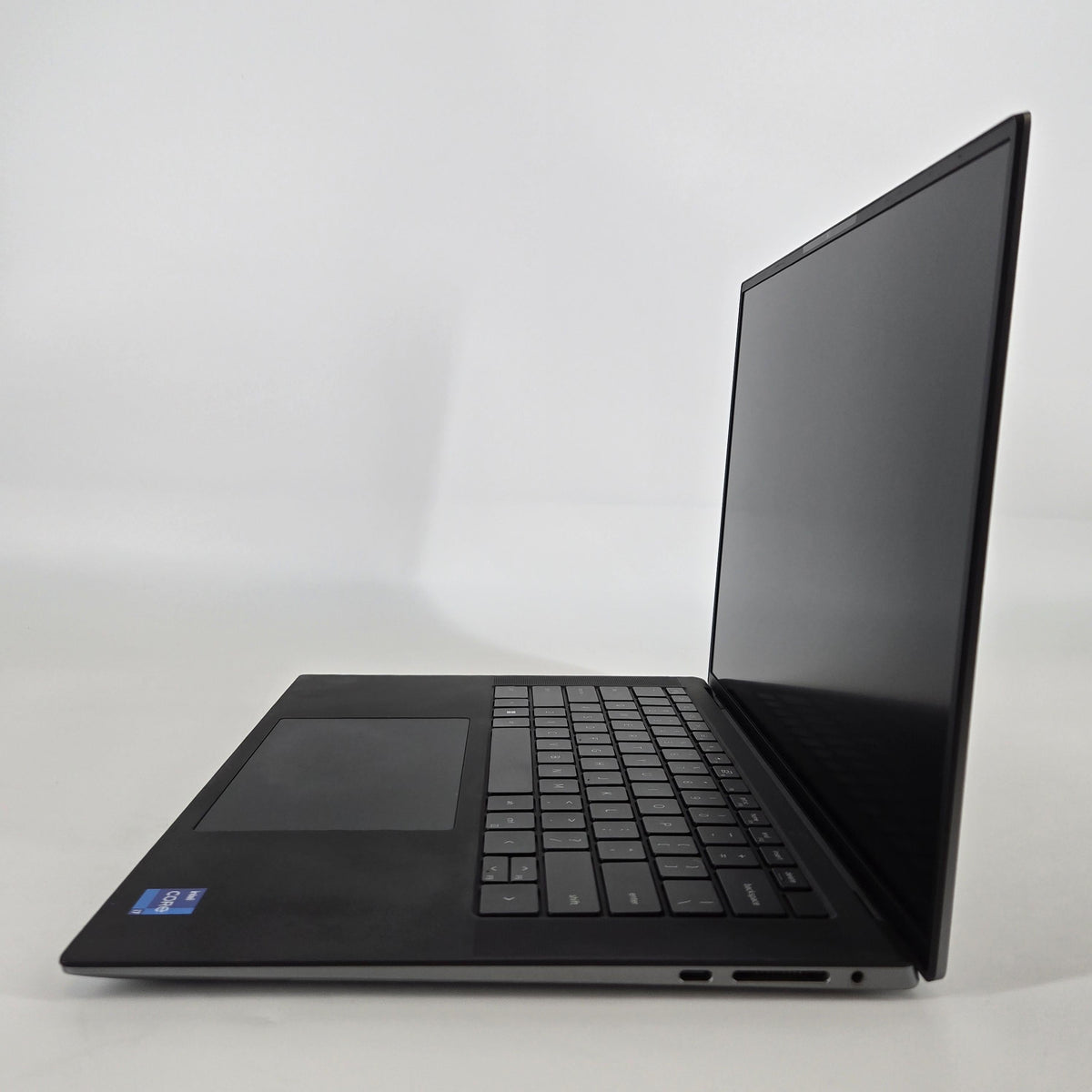 Precision 5570 15.6 Gray 2.3 GHz Intel Core i7 12th Gen. 16GB RAM 256GB Solid State Drive NVIDIA RTX A2000 8 GB