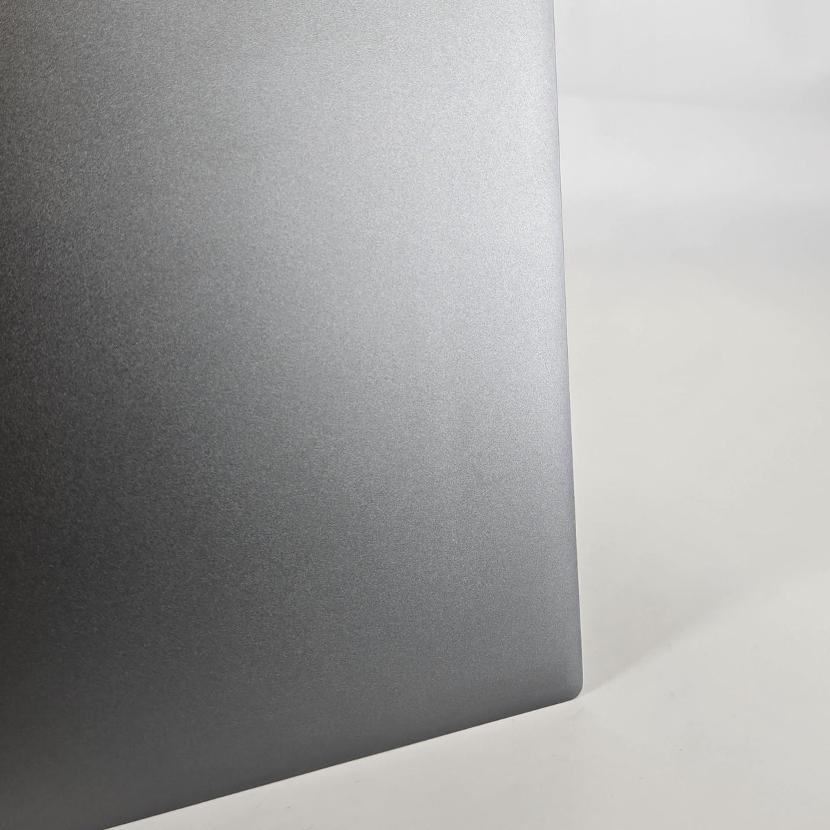 Precision 5570 15.6 Gray 2.3 GHz Intel Core i7 12th Gen. 16GB RAM 256GB Solid State Drive NVIDIA RTX A2000 8 GB