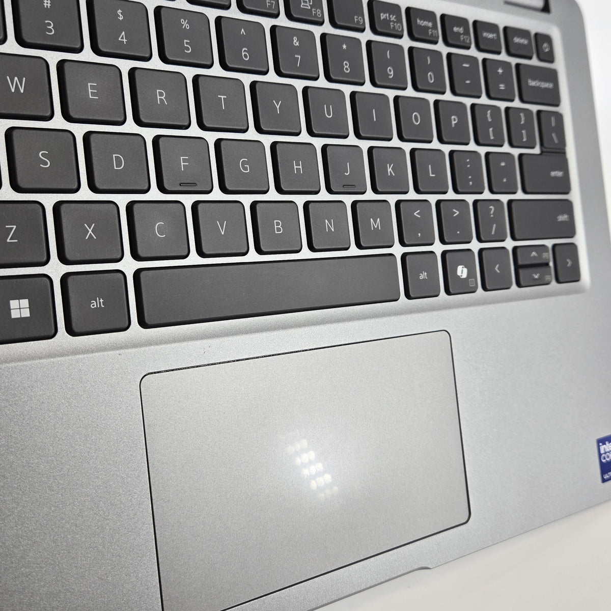 Latitude 5450 14 Gray 1.7 GHz Intel Core Ultra 7 16GB RAM 512GB Solid State Drive