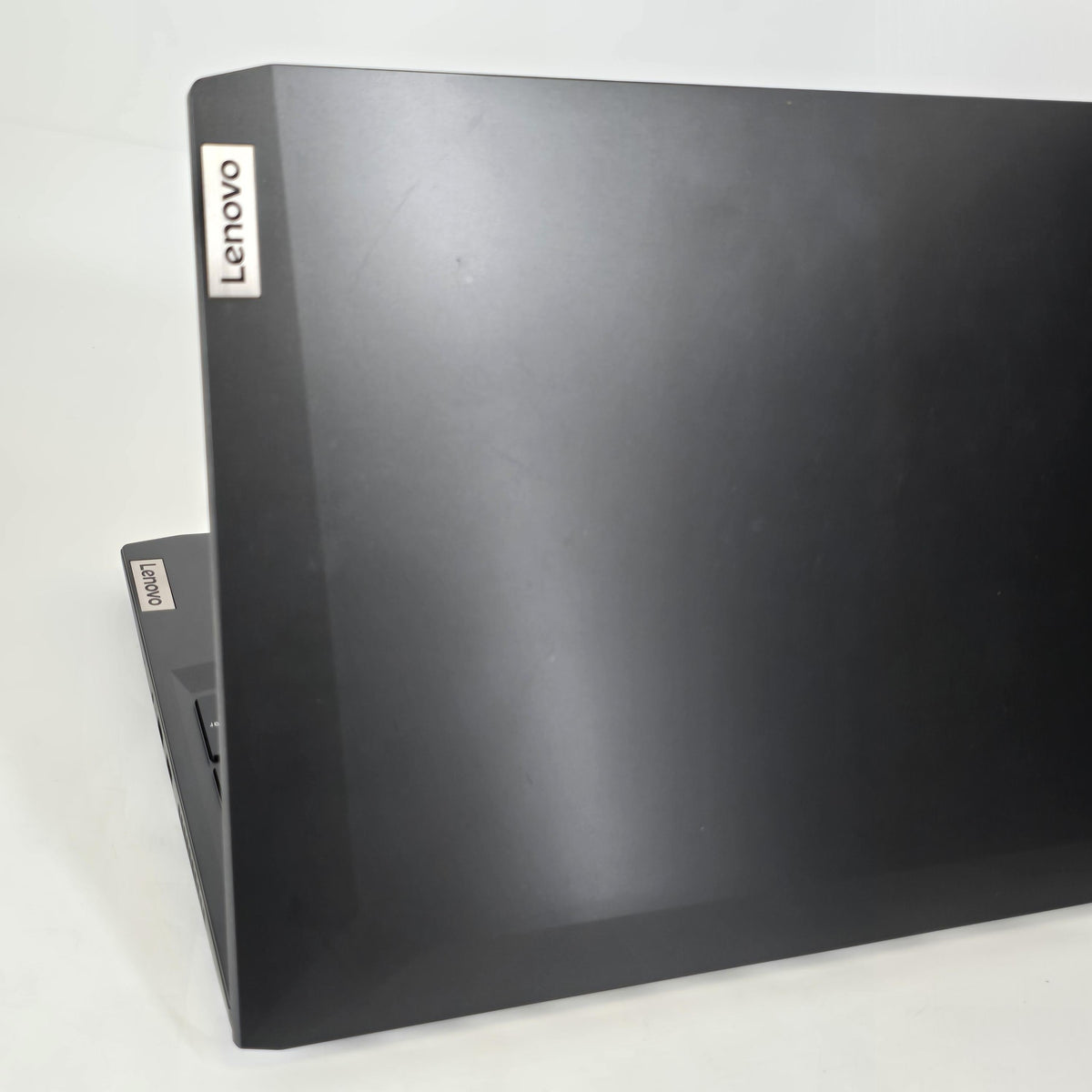 Lenovo IdeaPad Gaming 3 15.6 Black 3.3 GHz AMD Ryzen 5 5600H 16GB RAM 256GB Solid State Drive NVIDIA GeForce GTX 1650 4 GB