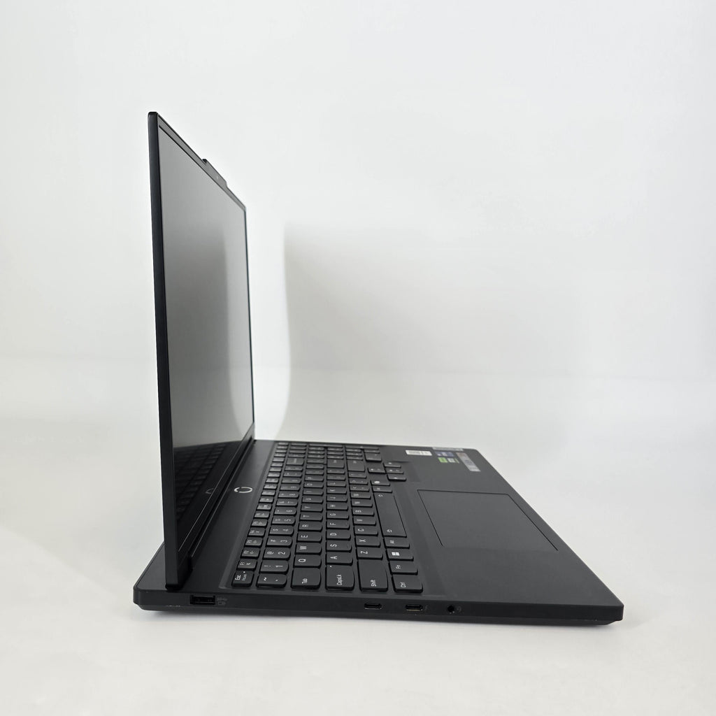 Lenovo Legion 7i Gen 9 16 Black 2.2 GHz Intel Core i9 14th Gen. 16GB RAM 1TB Solid State Drive NVIDIA GeForce RTX 4070 8 GB