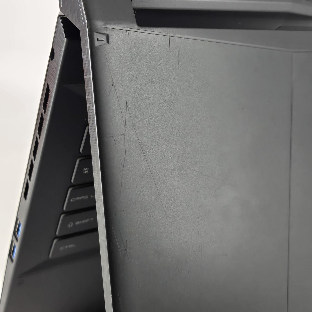 MSI Katana 15 HX 15.6 Black 2.2 GHz Intel Core i7 14th Gen. 16GB RAM 1TB Solid State Drive NVIDIA GeForce RTX 5070 8 GB