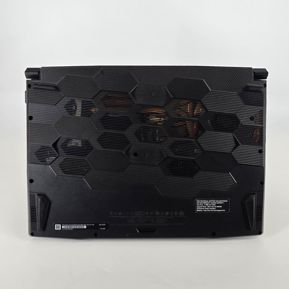 MSI Katana 15 HX 15.6 Black 2.2 GHz Intel Core i7 14th Gen. 16GB RAM 1TB Solid State Drive NVIDIA GeForce RTX 5070 8 GB