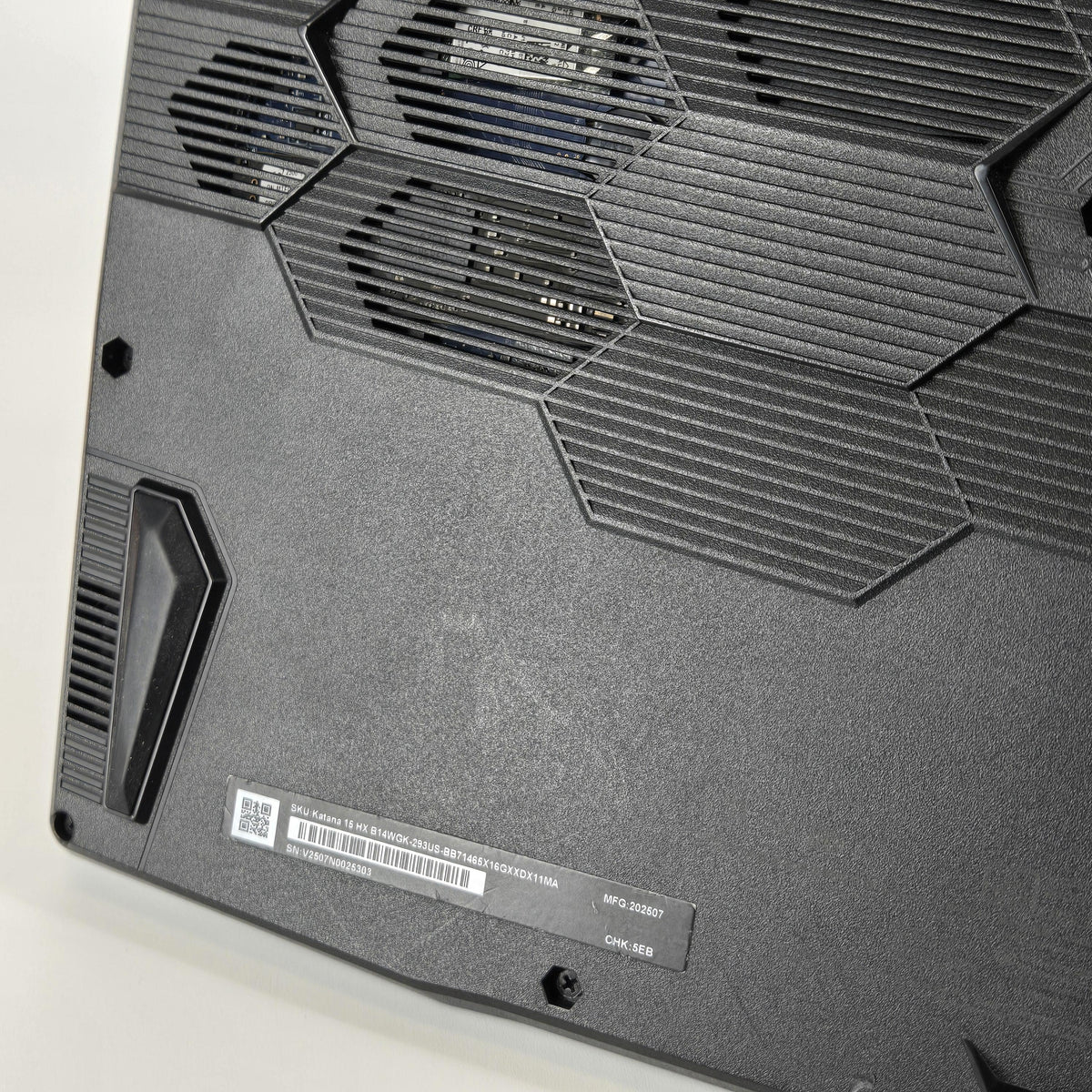 MSI Katana 15 HX 15.6 Black 2.2 GHz Intel Core i7 14th Gen. 16GB RAM 1TB Solid State Drive NVIDIA GeForce RTX 5070 8 GB