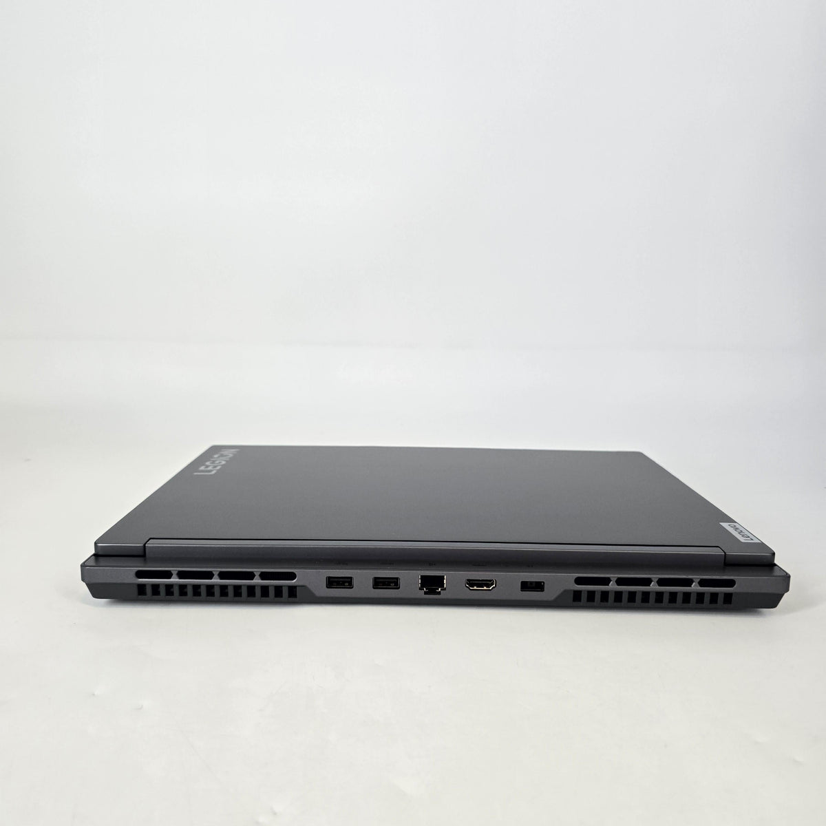 Lenovo Legion Slim 5 Gen 8 16 Gray 3.8 GHz AMD Ryzen 7 7840HS 16GB RAM 512GB Solid State Drive NVIDIA GeForce RTX 4060 8 GB