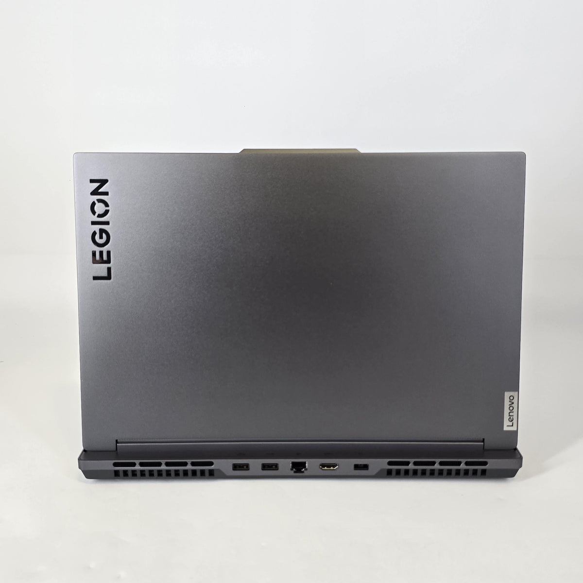 Lenovo Legion Slim 5 Gen 8 16 Gray 3.8 GHz AMD Ryzen 7 7840HS 16GB RAM 512GB Solid State Drive NVIDIA GeForce RTX 4060 8 GB