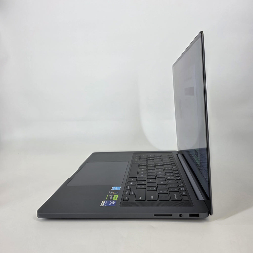 Samsung Galaxy Book6 Ultra 16 Gray Blue 1.9 GHz Intel Core Ultra 7 Series 3 32GB RAM 1TB Solid State Drive NVIDIA GeForce RTX 5070 8 GB