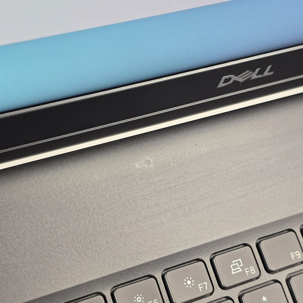 Precision 7770 17.3 Gray 2.5 GHz Intel Core i5 12th Gen. 16GB RAM 256GB Solid State Drive