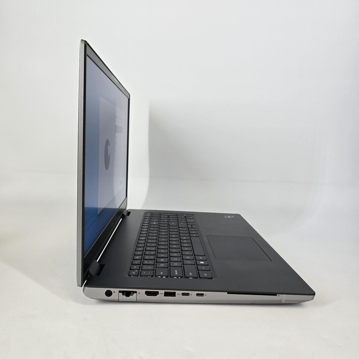 Precision 7770 17.3 Gray 2.5 GHz Intel Core i5 12th Gen. 16GB RAM 256GB Solid State Drive