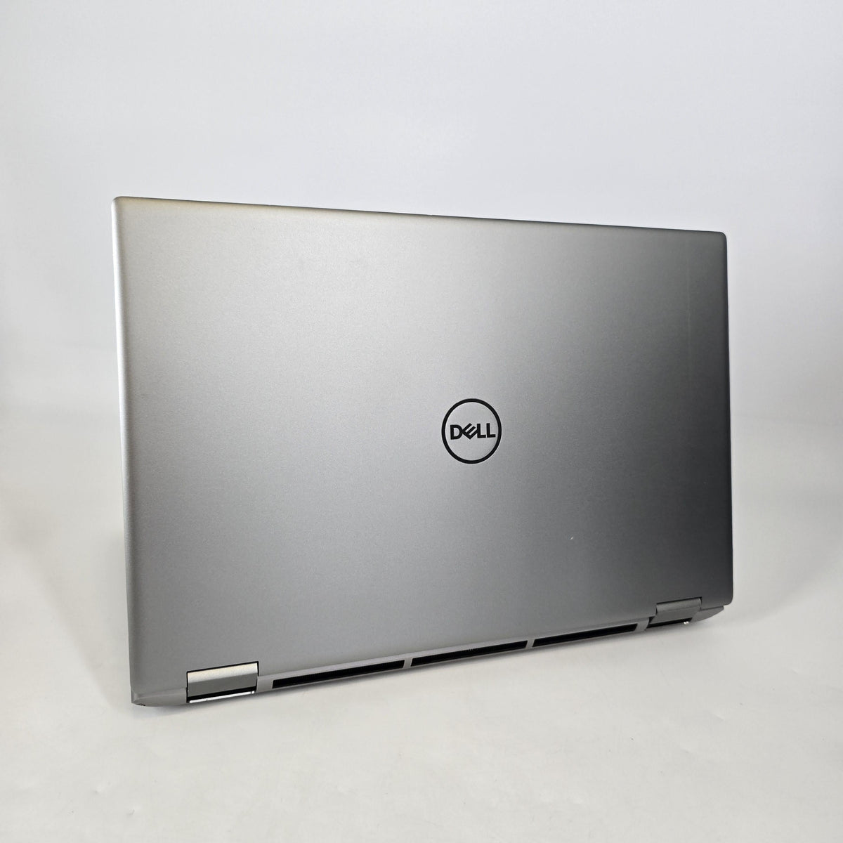 Precision 7770 17.3 Gray 2.5 GHz Intel Core i5 12th Gen. 16GB RAM 256GB Solid State Drive