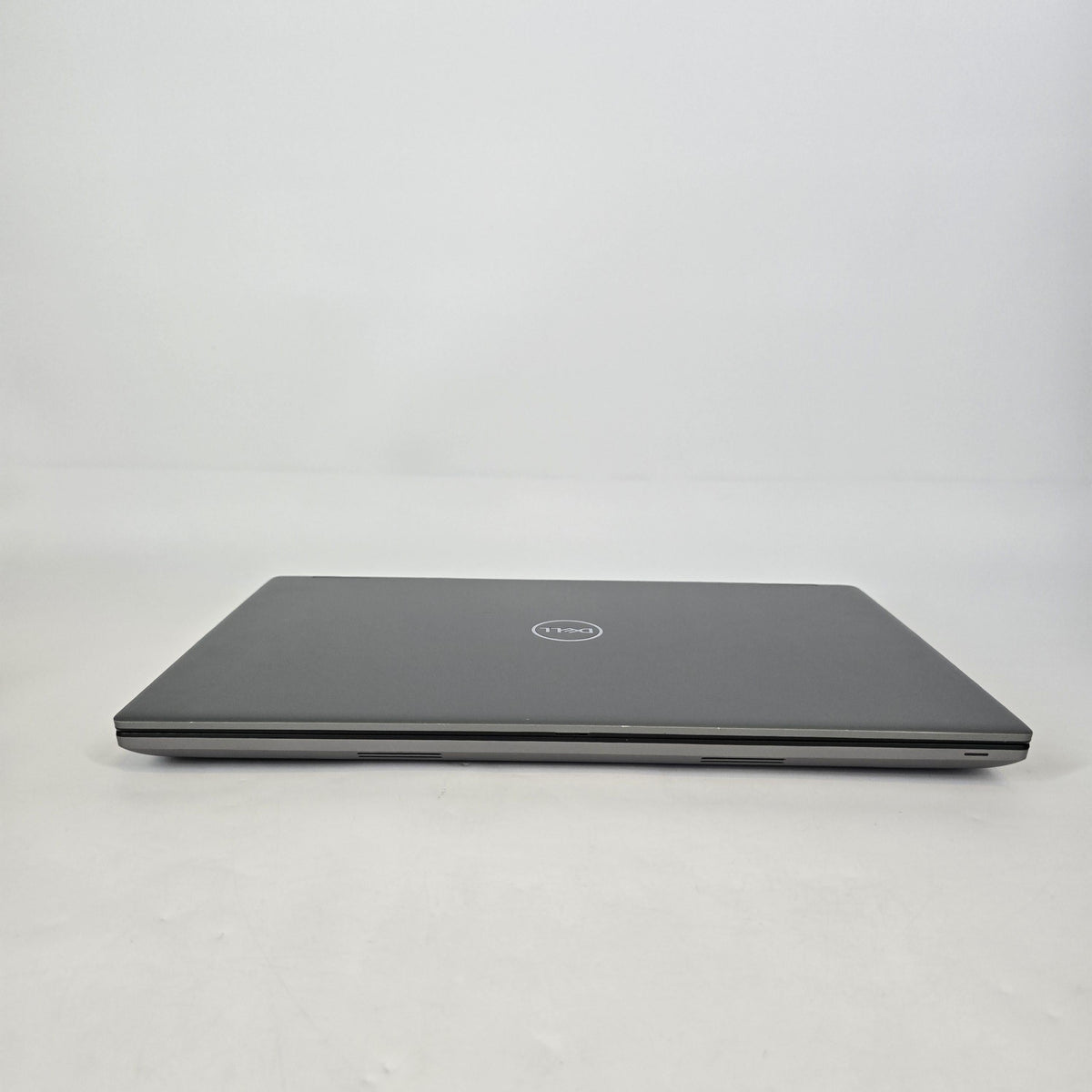 Precision 7770 17.3 Gray 2.5 GHz Intel Core i5 12th Gen. 16GB RAM 256GB Solid State Drive