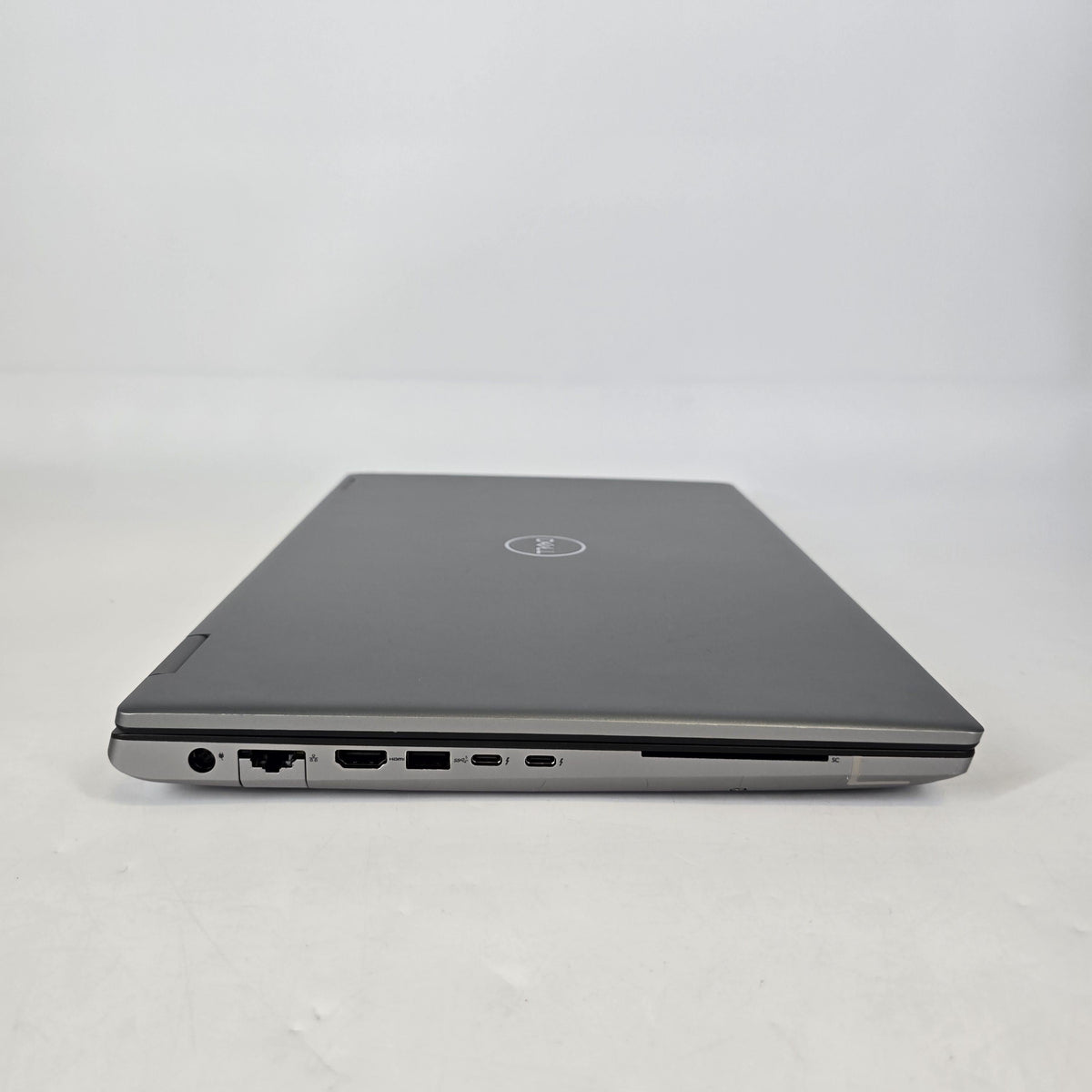 Precision 7770 17.3 Gray 2.5 GHz Intel Core i5 12th Gen. 16GB RAM 256GB Solid State Drive