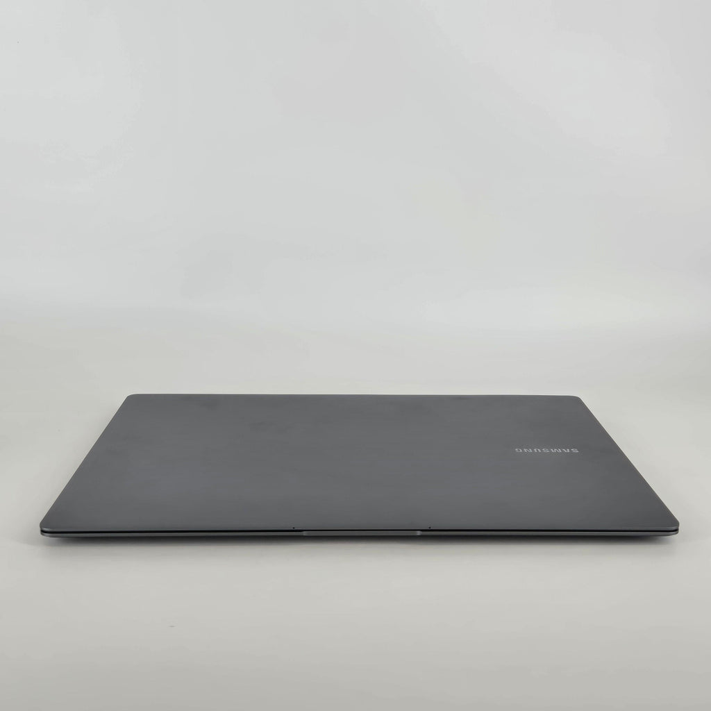 Samsung Galaxy Book5 Pro 16 Gray 2.2 GHz Intel Core Ultra 7 Series 2 16GB RAM 1TB Solid State Drive