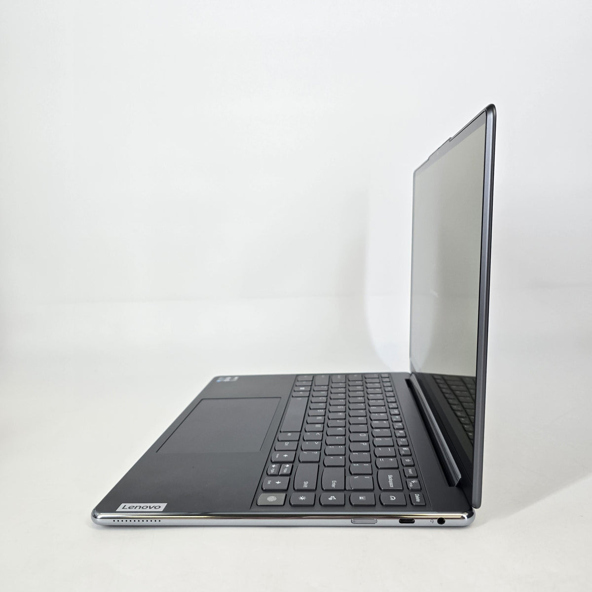 Lenovo Yoga 9i 14 Gray 2.2 GHz Intel Core i7 13th Gen. 16GB RAM 1TB Solid State Drive