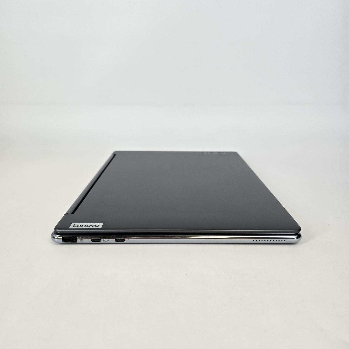 Lenovo Yoga 9i 14 Gray 2.2 GHz Intel Core i7 13th Gen. 16GB RAM 1TB Solid State Drive