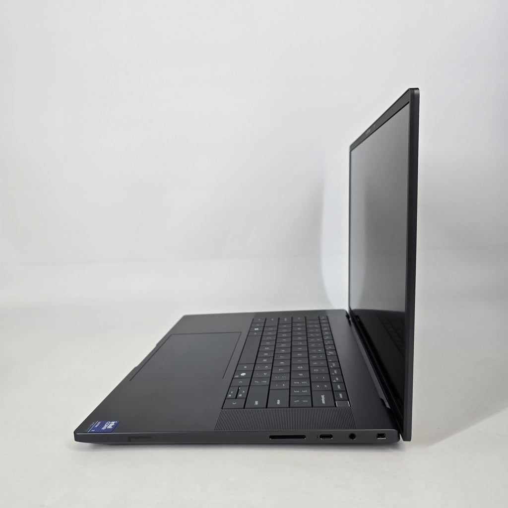 Dell Pro Max 16 Premium MA16250 Magnetite 2.2 GHz Intel Core Ultra 7 Series 2 32GB RAM 1TB Solid State Drive NVIDIA RTX PRO 1000 Blackwell 8 GB