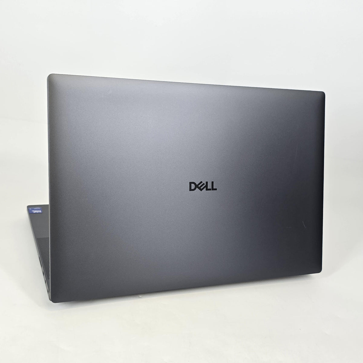 Dell Pro Max 16 Premium MA16250 Magnetite 2.2 GHz Intel Core Ultra 7 Series 2 32GB RAM 1TB Solid State Drive NVIDIA RTX PRO 1000 Blackwell 8 GB