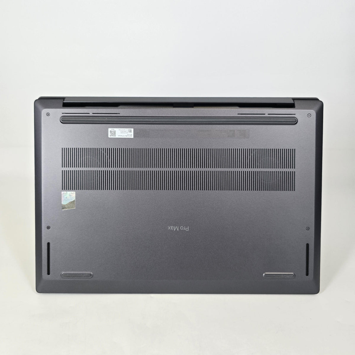 Dell Pro Max 16 Premium MA16250 Magnetite 2.2 GHz Intel Core Ultra 7 Series 2 32GB RAM 1TB Solid State Drive NVIDIA RTX PRO 1000 Blackwell 8 GB