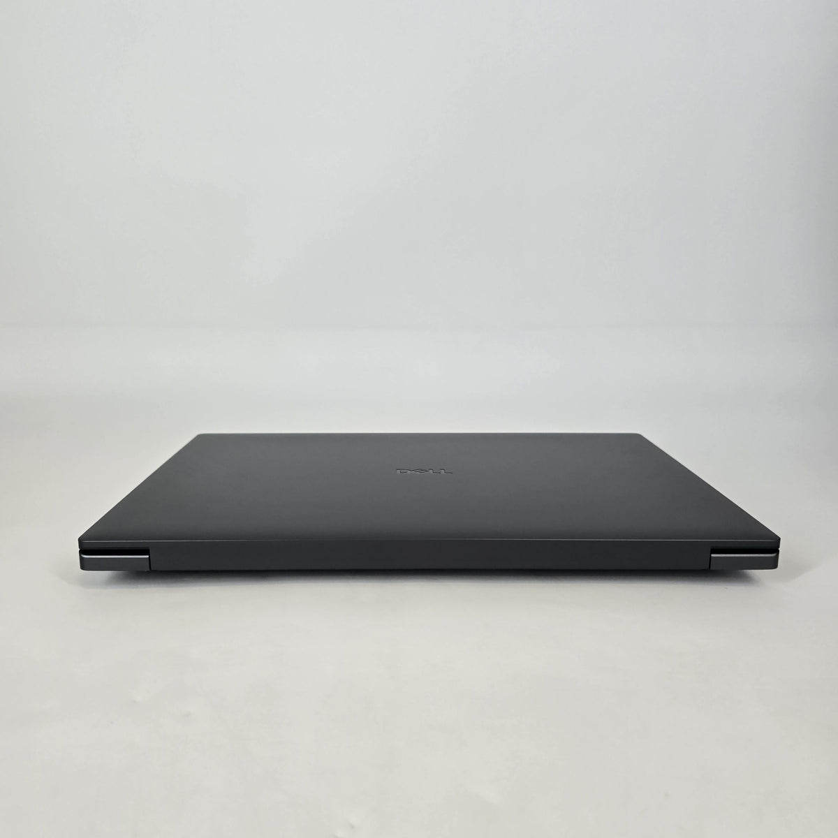 Dell Pro Max 16 Premium MA16250 Magnetite 2.2 GHz Intel Core Ultra 7 Series 2 32GB RAM 1TB Solid State Drive NVIDIA RTX PRO 1000 Blackwell 8 GB
