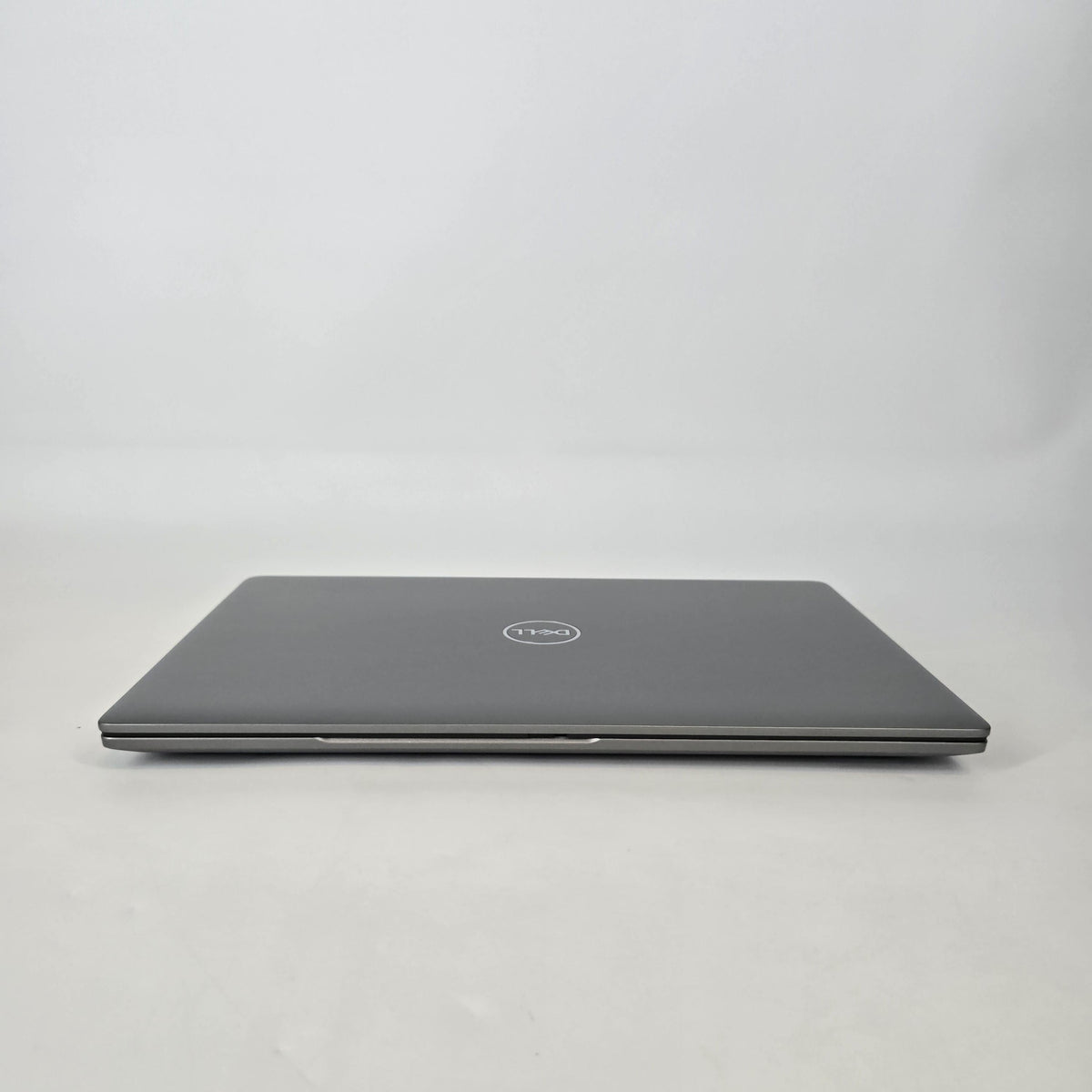 Dell Latitude 5550 15.6 Gray 1.6 GHz Intel Core Ultra 5 32GB RAM 256GB Solid State Drive