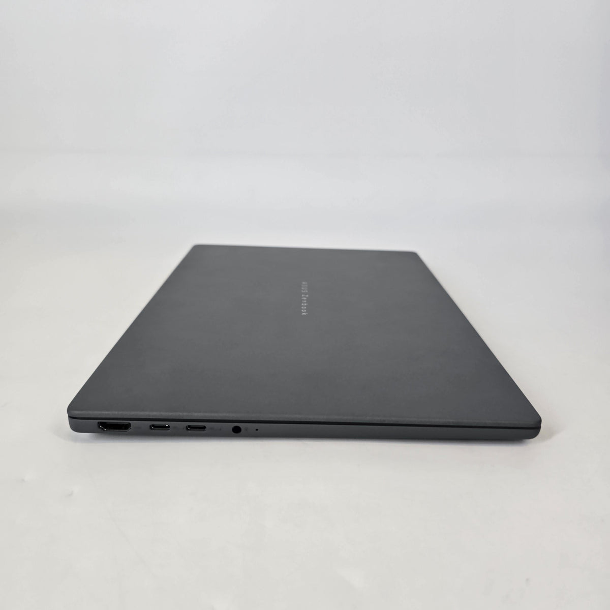 Asus Zenbook A 14 Iceland Gray 2.96 GHz Qualcomm Snapdragon X 32GB RAM 1TB Solid State Drive